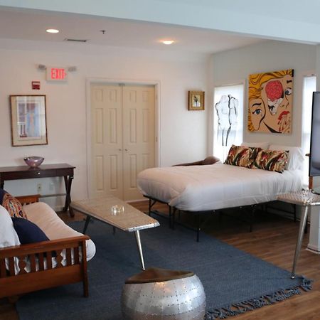 Tavern On The Bay Hotel - Frank Sinatra Suite Somers Point Eksteriør bilde